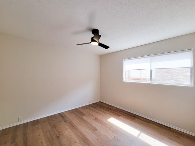 2101 Fountain View Drive 24C, Houston, TX 77057