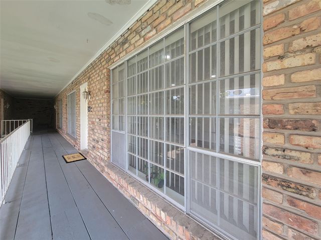 2101 Fountain View Drive 24C, Houston, TX 77057