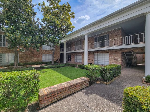 2101 Fountain View Drive 24C, Houston, TX 77057