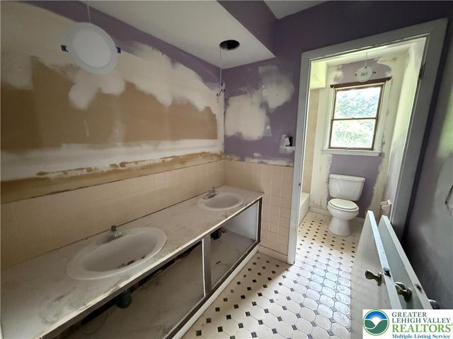 1047 Monroe Street, Freemansburg Boro, PA 18017