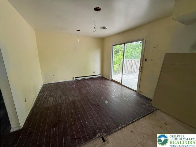 1047 Monroe Street, Freemansburg Boro, PA 18017