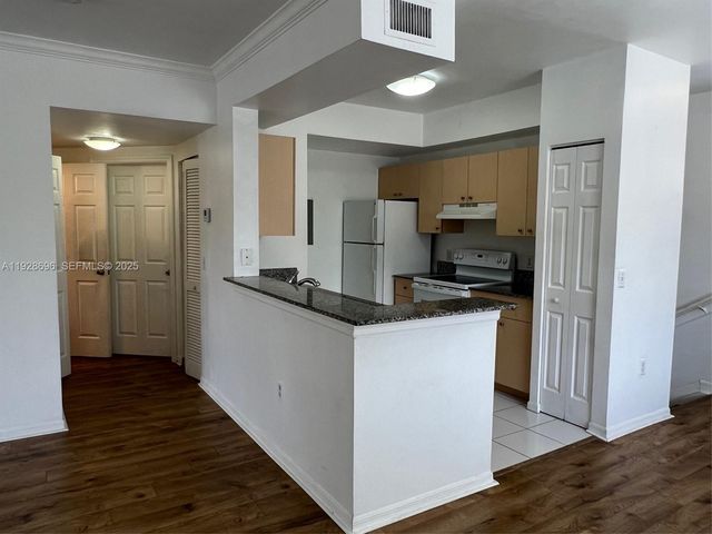 2406 Centergate Dr 201, Miramar, FL 33025