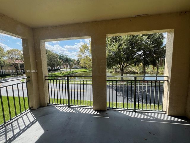 2406 Centergate Dr 201, Miramar, FL 33025