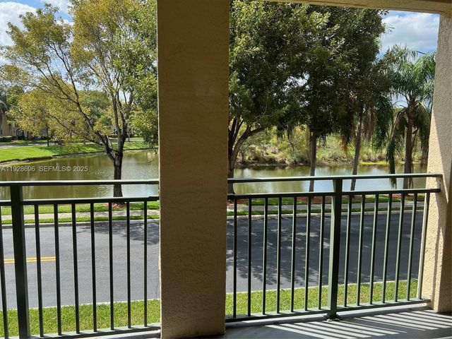 2406 Centergate Dr 201, Miramar, FL 33025