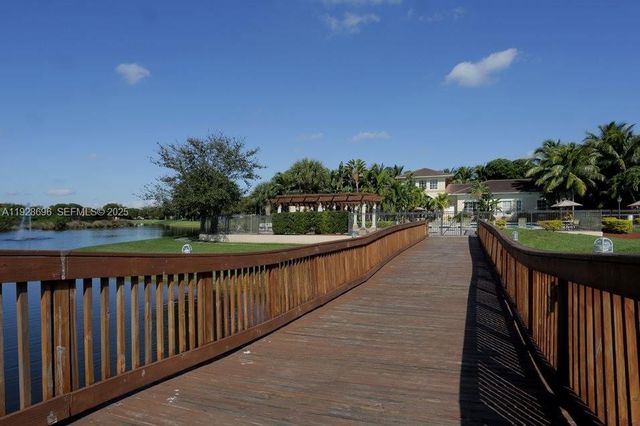 2406 Centergate Dr 201, Miramar, FL 33025