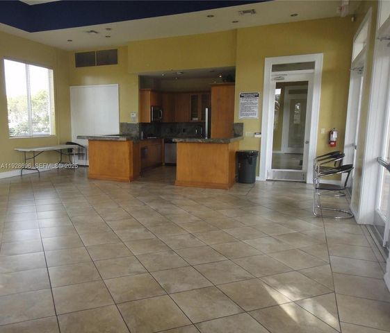 2406 Centergate Dr 201, Miramar, FL 33025