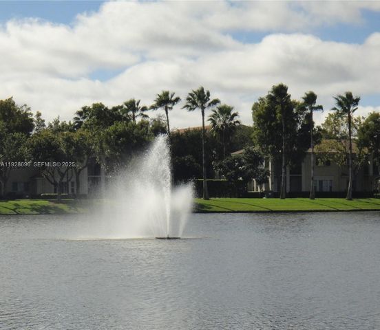 2406 Centergate Dr 201, Miramar, FL 33025