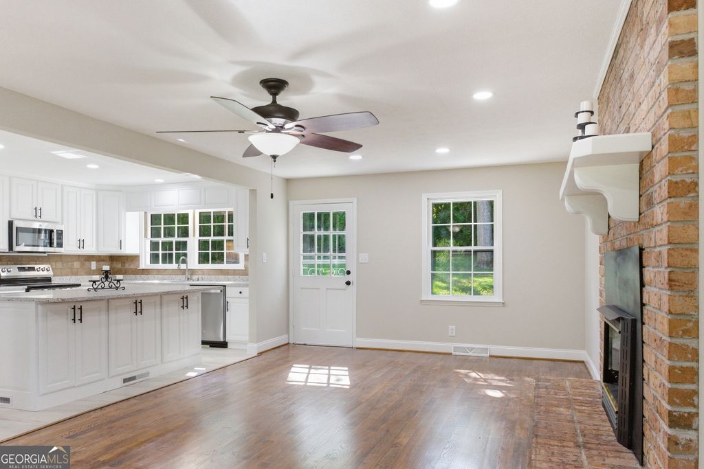 54 Stonewood Forest, Toccoa, GA 30577 — photo 5