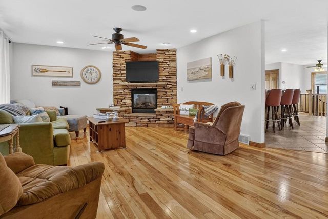 1126 Fillmore Avenue, Oshkosh, WI 54902