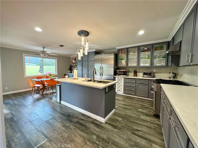 1331 S Sunrise Way, Palm Springs, CA 92264