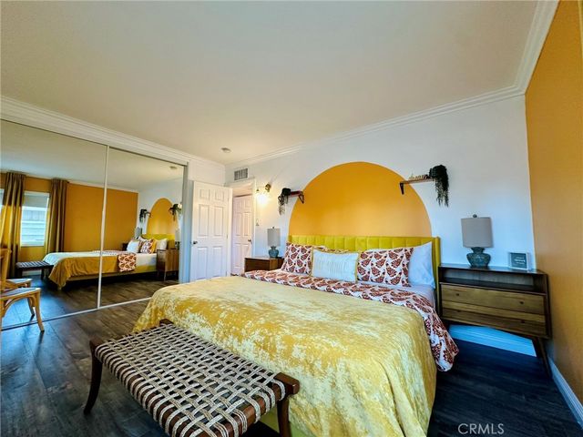 1331 S Sunrise Way, Palm Springs, CA 92264