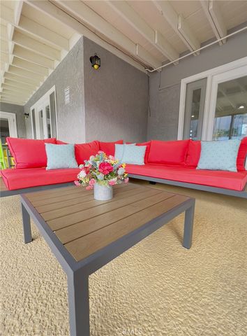 1331 S Sunrise Way, Palm Springs, CA 92264