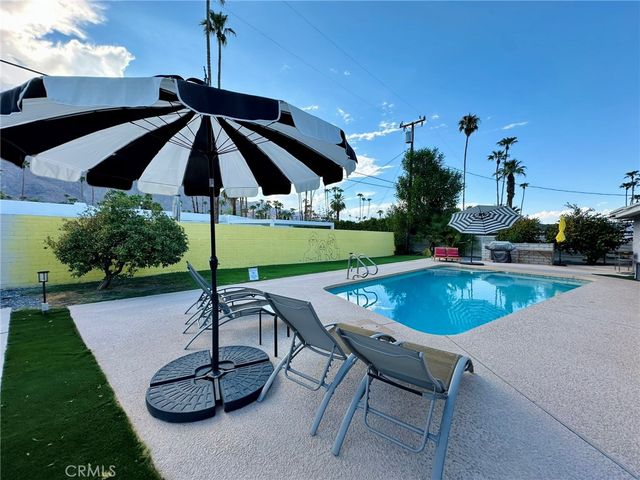 1331 S Sunrise Way, Palm Springs, CA 92264