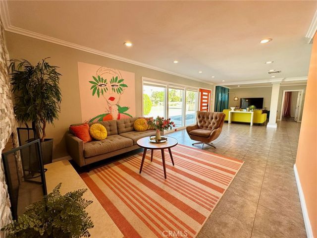 1331 S Sunrise Way, Palm Springs, CA 92264