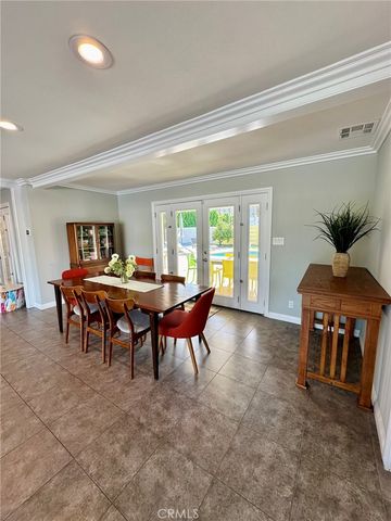 1331 S Sunrise Way, Palm Springs, CA 92264