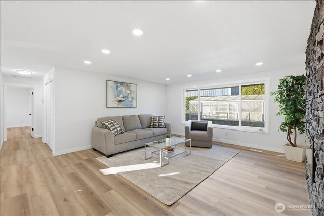 5301 76th Place NE, Marysville, WA 98270