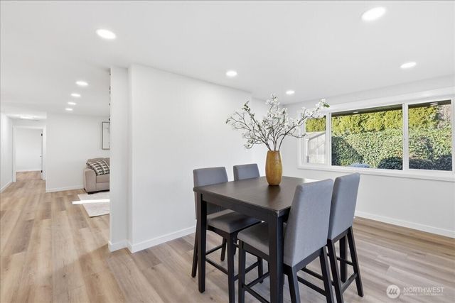 5301 76th Place NE, Marysville, WA 98270