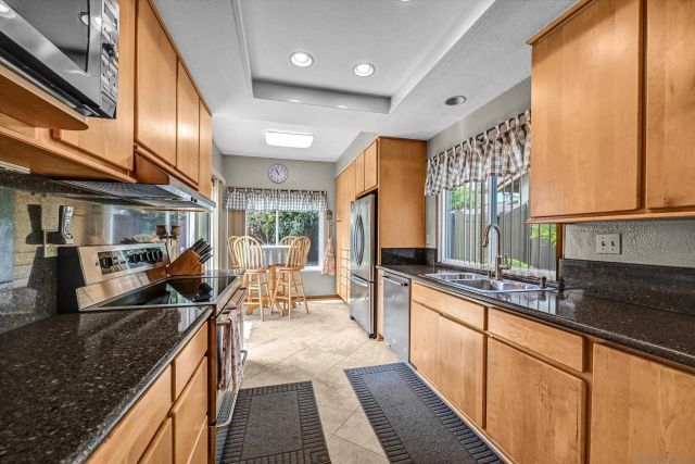 2334 Summerhill Dr, Encinitas, CA 92024