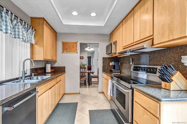 2334 Summerhill Dr, Encinitas, CA 92024