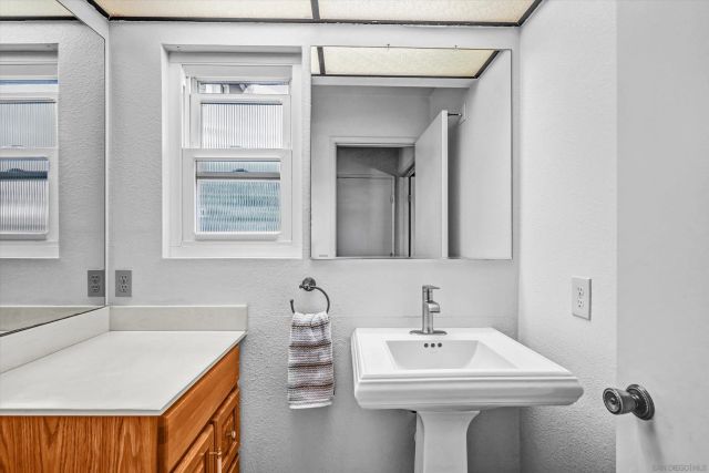 2334 Summerhill Dr, Encinitas, CA 92024