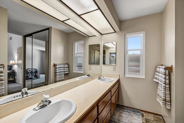 2334 Summerhill Dr, Encinitas, CA 92024