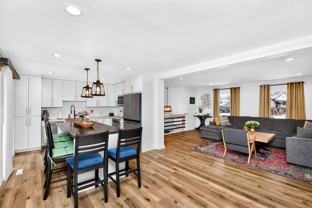 10448 Donna Bella None, Clive, IA 50325