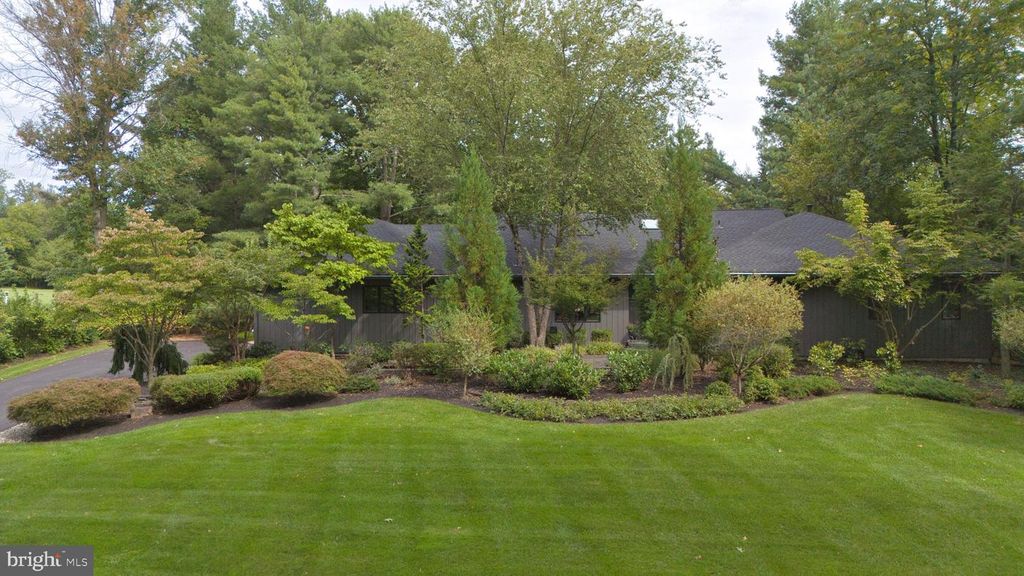 8 DEER RUN, Princeton, NJ 08540 — photo 2