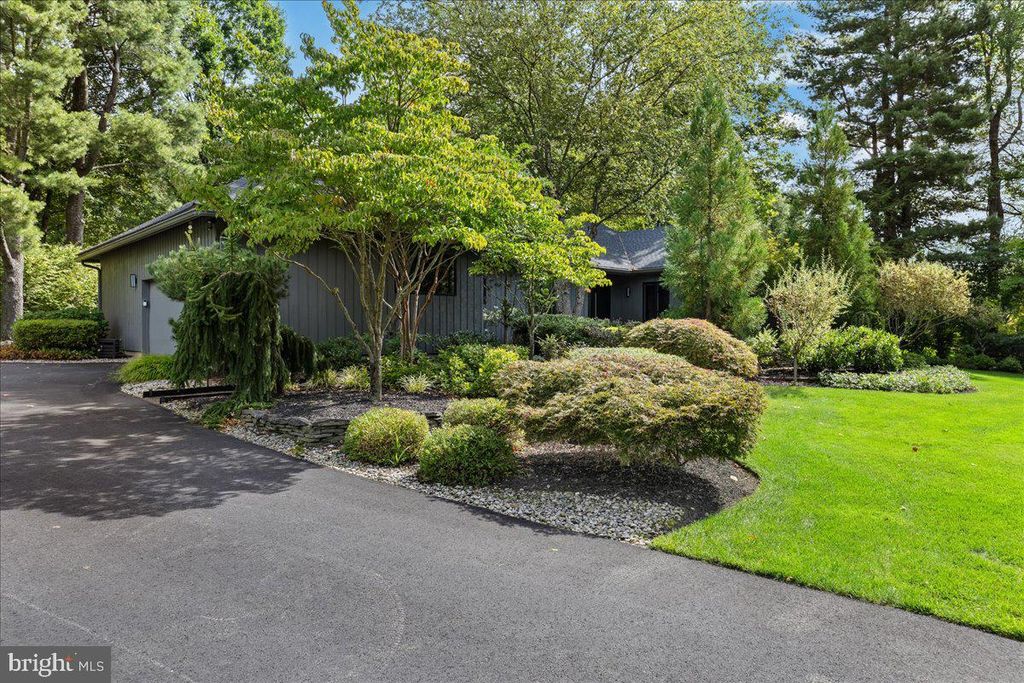 8 DEER RUN, Princeton, NJ 08540 — photo 3