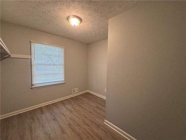 141 Summit View Dr, Mcdonough, GA 30253