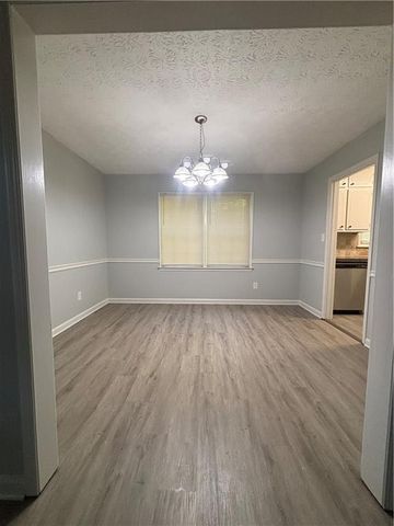 141 Summit View Dr, Mcdonough, GA 30253