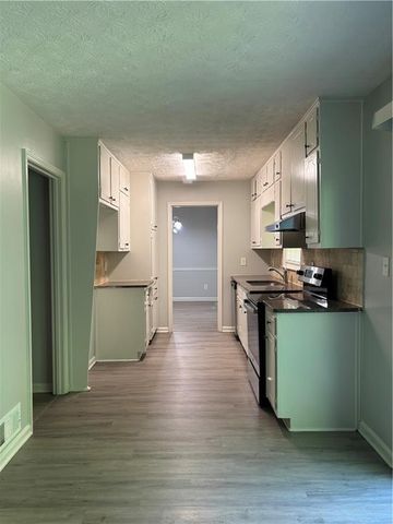 141 Summit View Dr, Mcdonough, GA 30253