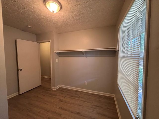 141 Summit View Dr, Mcdonough, GA 30253