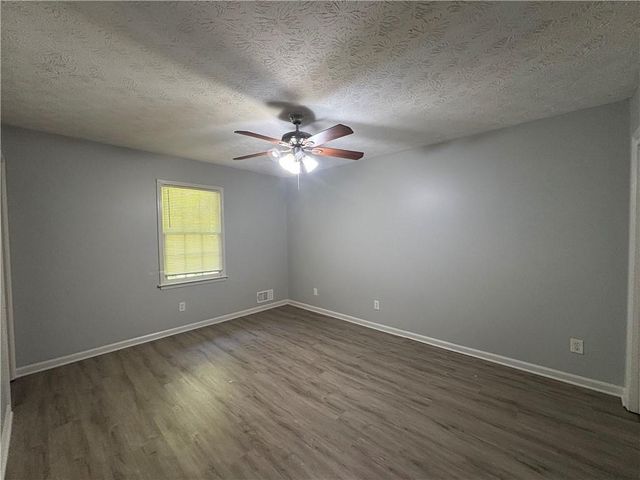 141 Summit View Dr, Mcdonough, GA 30253