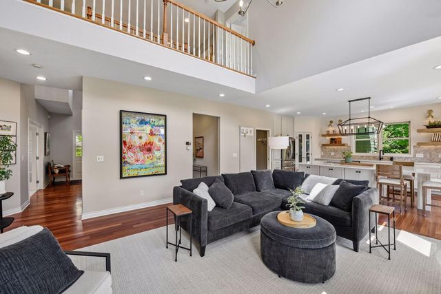 1879 Sandbar Circle, Waconia, MN 55387