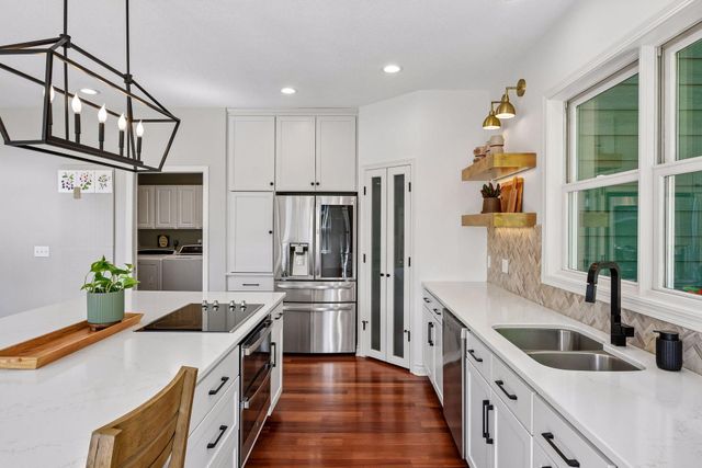 1879 Sandbar Circle, Waconia, MN 55387