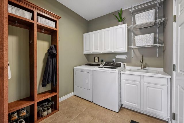 1879 Sandbar Circle, Waconia, MN 55387