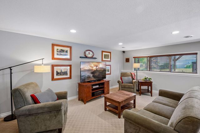 1879 Sandbar Circle, Waconia, MN 55387