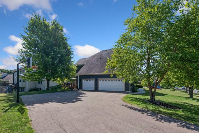 1879 Sandbar Circle, Waconia, MN 55387