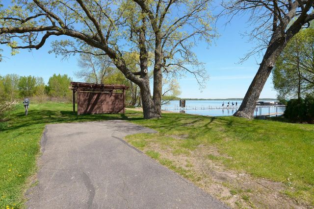 1879 Sandbar Circle, Waconia, MN 55387