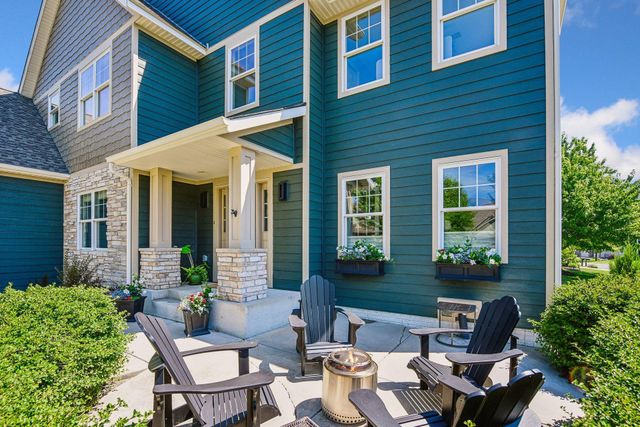 1879 Sandbar Circle, Waconia, MN 55387