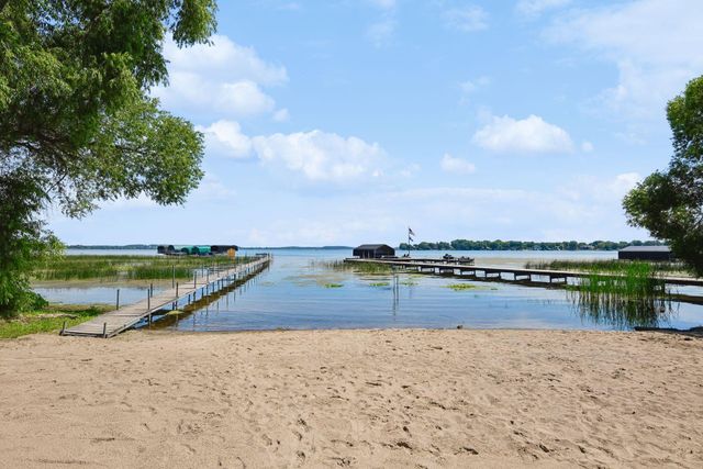 1879 Sandbar Circle, Waconia, MN 55387