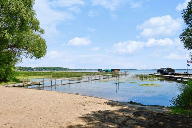 1879 Sandbar Circle, Waconia, MN 55387