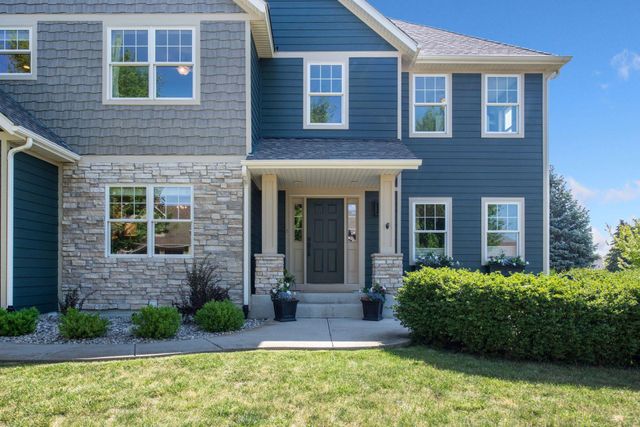 1879 Sandbar Circle, Waconia, MN 55387