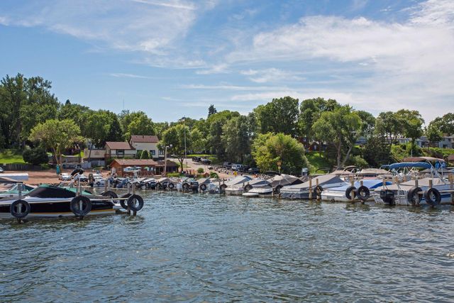 1879 Sandbar Circle, Waconia, MN 55387