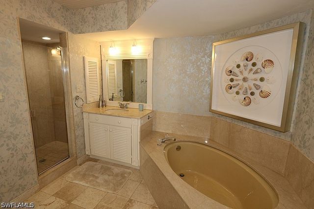 4251 Gulf Shore BLVD N 17A, Naples, FL 34103