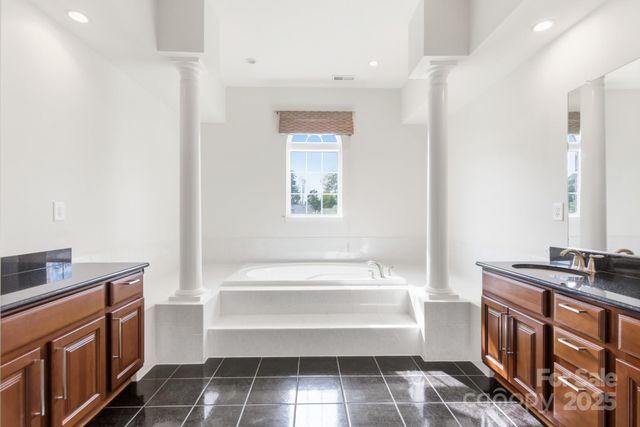 7718 Wiltshire Ridge Road, Charlotte, NC 28269