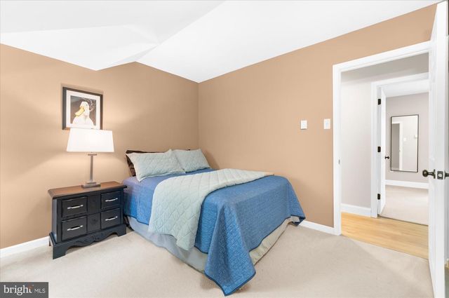 2942 BAAS RD, Green Lane, PA 18054