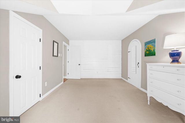 2942 BAAS RD, Green Lane, PA 18054