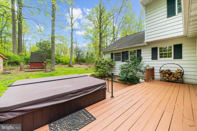 2942 BAAS RD, Green Lane, PA 18054