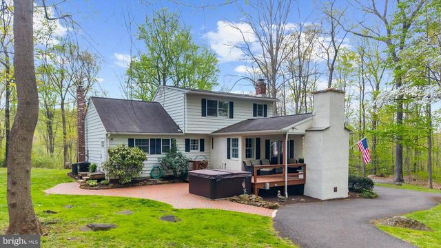 2942 BAAS RD, Green Lane, PA 18054